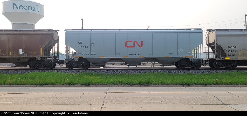 CN 114704